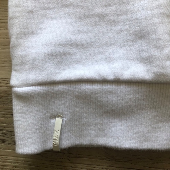 Zyia White Crewneck Pullover Sweater - Picture 2 of 8